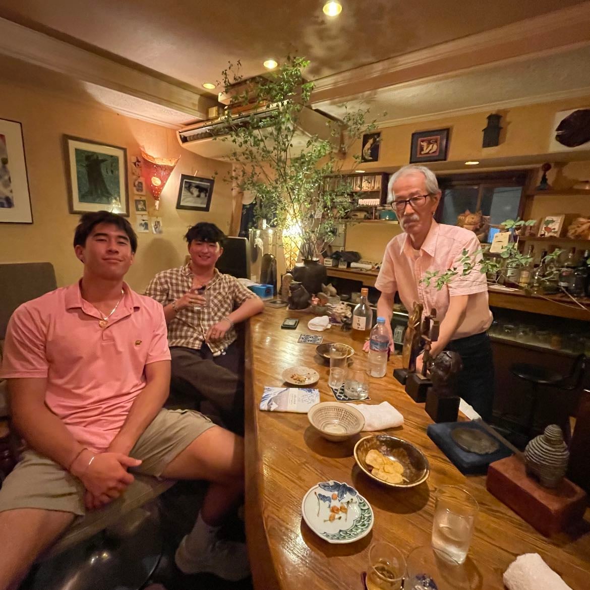 2階 5-7, Azabujuban 1-Chōme Minato, Tokyo Japan 106-0045 - Quite possibly the cutest bar I’ve ever been to. A little hot, seats for ~11 people total run by the sweetest 88 year old man who’s had the establishment for +30 years and gave us presents when he heard it was our first time in Japan :))