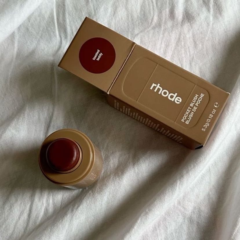 RHODE pocket blush - toasted teddy
