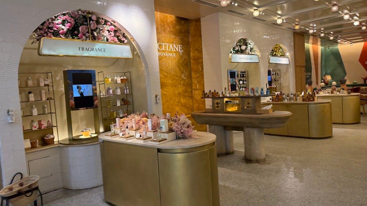 Pierre Hermé - Macarons, pâtisseries & chocolats