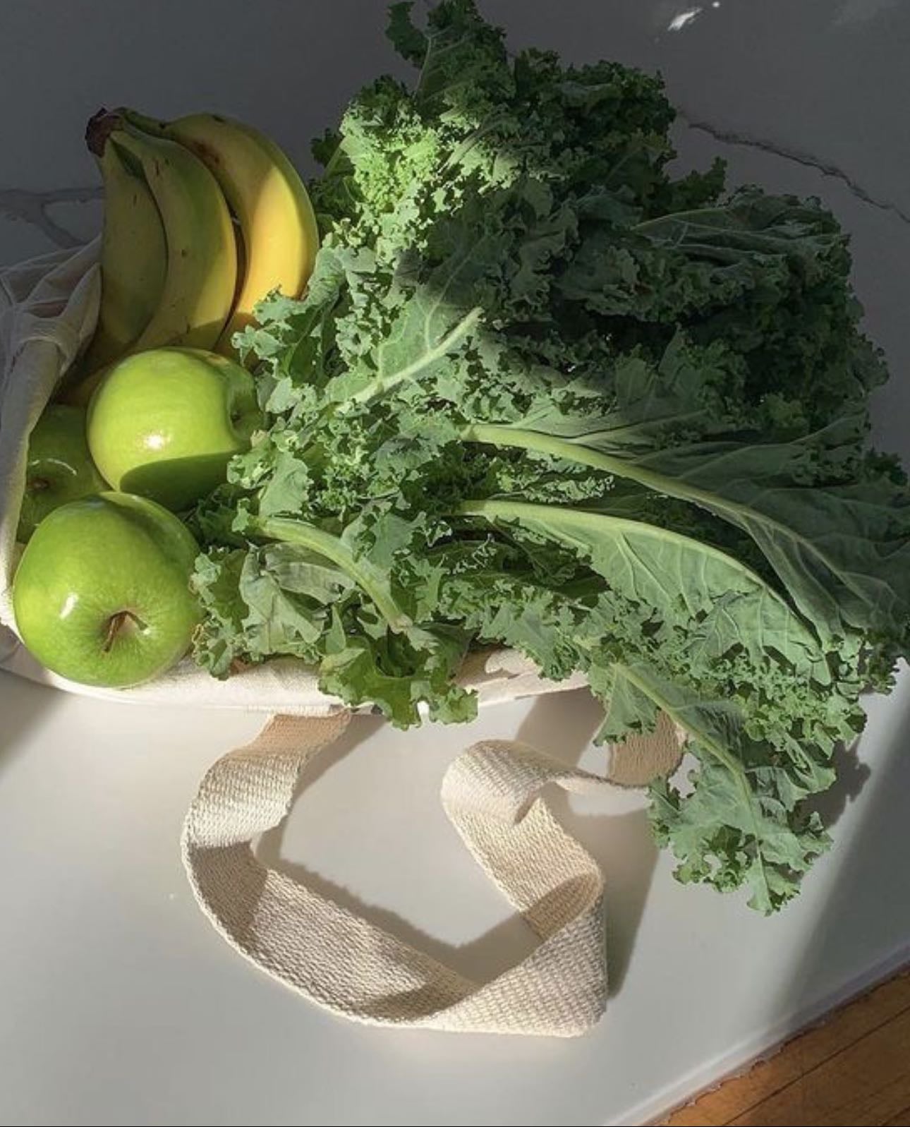 Green Leafy Veggies - Packed with minerals and vitamins but more importantly rich in polyphenols which protects cells from manage and helps fight inflammation.