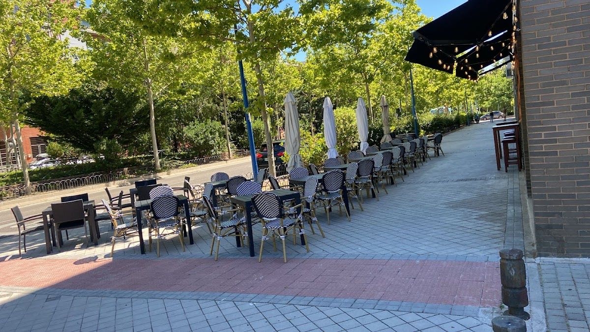 Amsterdam Bar & Grill