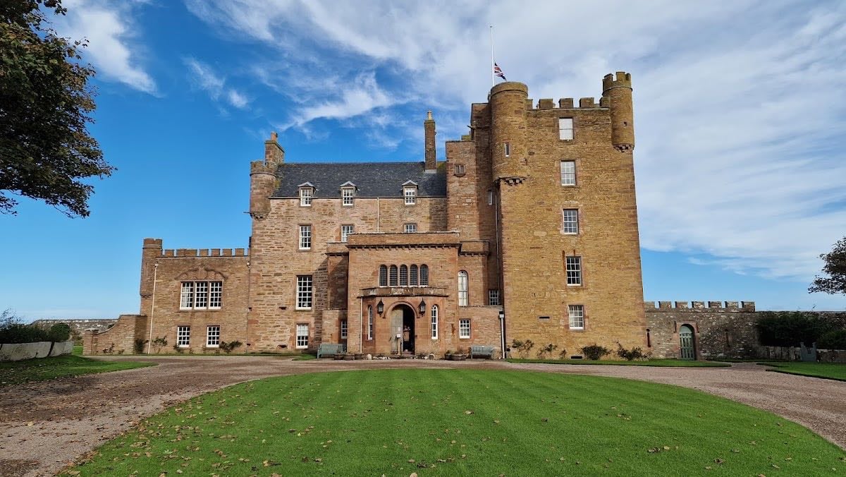 Castle of Mey - Once home to the Queen Mother, with breathtaking sea vIeWs