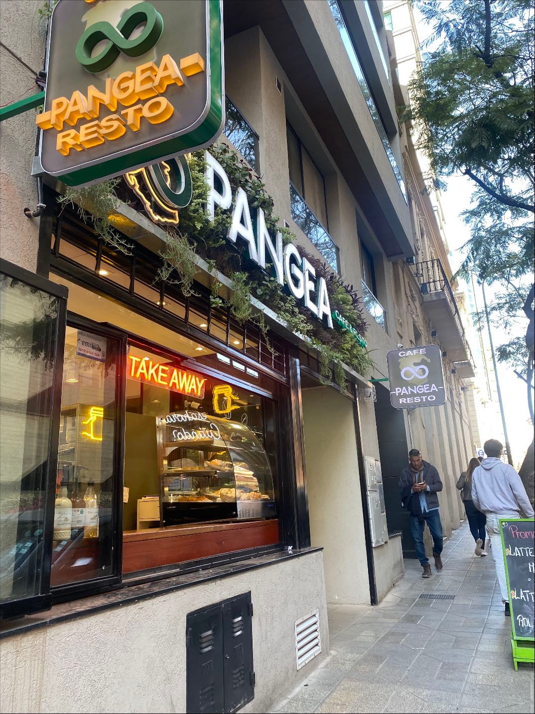 PANGEA café & restó - cafe: ★ ★ ★ ★
pastelería:★ ★ ★
lugar: ★ ★ ★