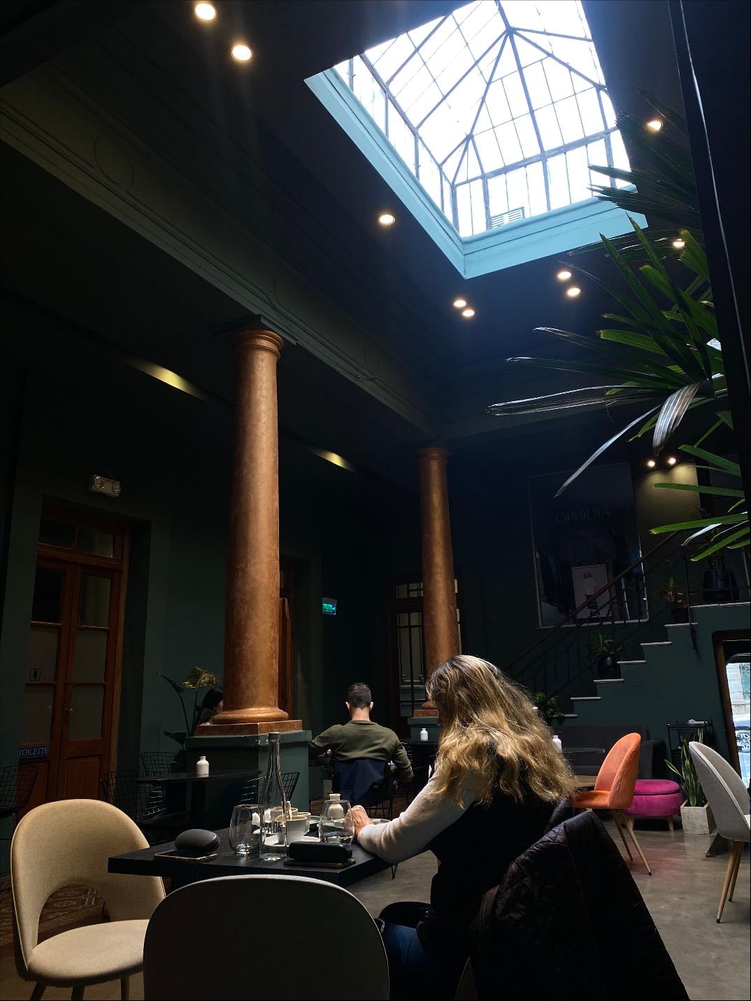 Boerr Espacio & Café - cafe: ★ ★ ★
pastelería:★ ★ ★ ★ ★
lugar: ★ ★ ★ ★ ★