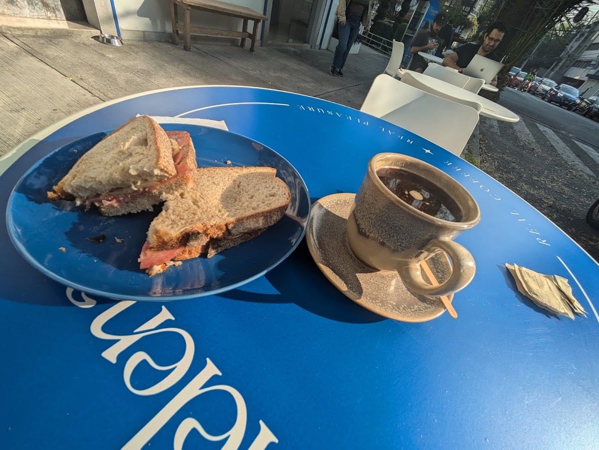 Helena Café