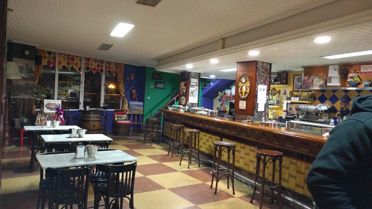 Bar Lejardi - Increíble bar con buen café (opción sin lactosa) y una buena opción para comer un pincho de tortilla a muy buen precio.