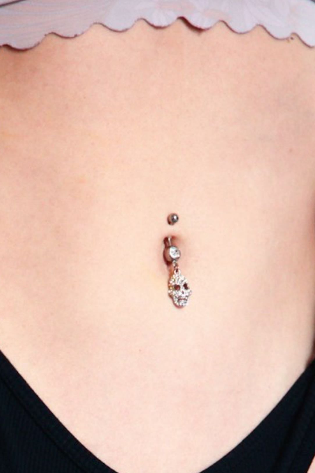 belly button piercing
