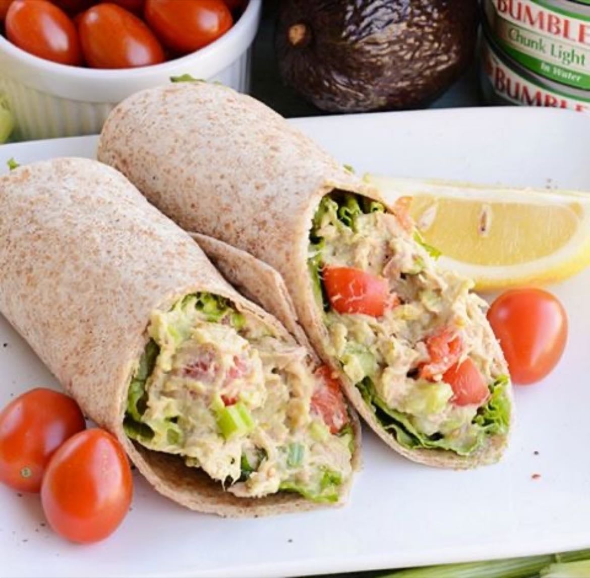 Wrap de atún - Atún, yogurt griego o mayonesa, aguacate, lechuga o espinaca, tomate, etc. . .