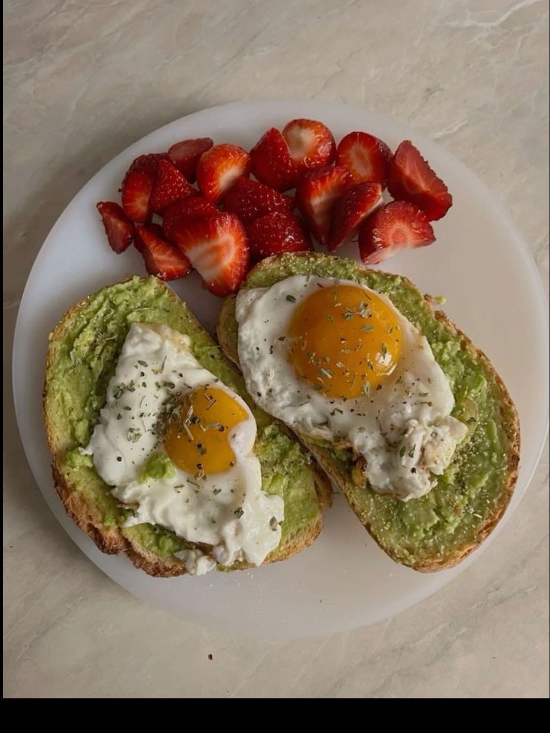 Tostada de aguacate y huevo