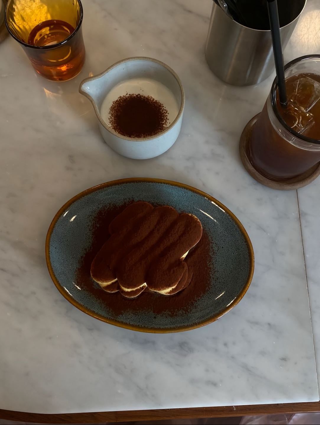 ザ サン リブズ ヒア