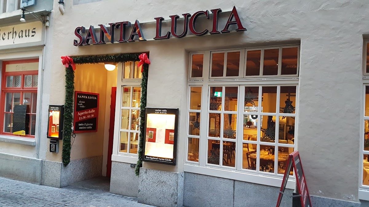 Santa Lucia - Cadena italiana de restaurantes, calidad precio bastante OK y opciones SIN gluten. Hay 3 en la zona centro