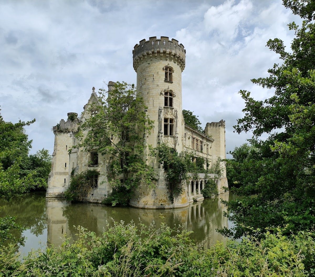 Château de la Mothe-Chandeniers - Les 3 moutiers