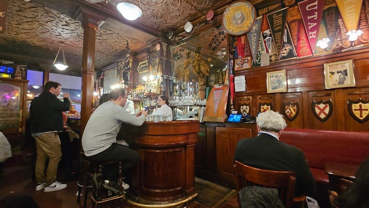 Harry’s New York Bar