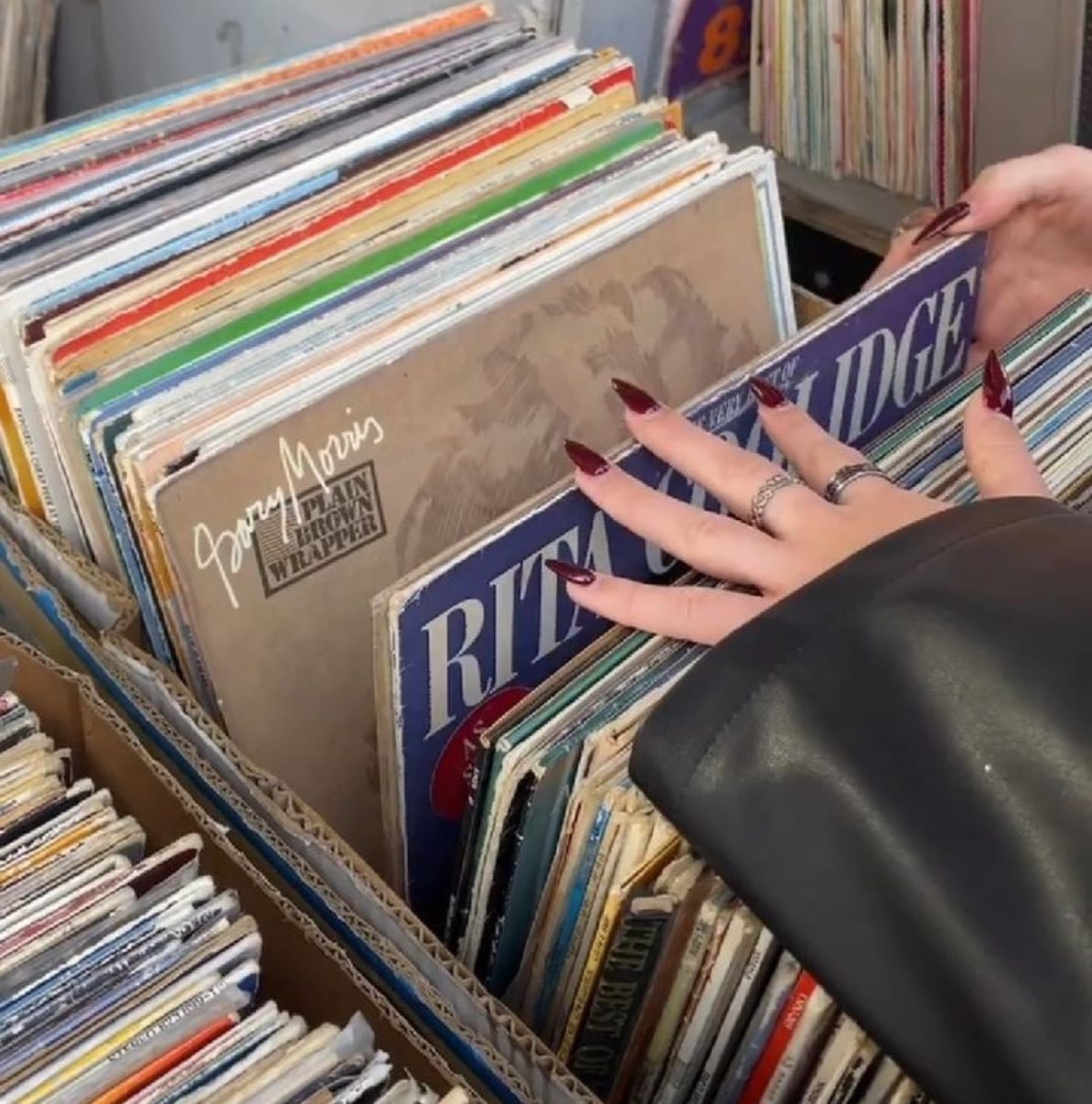 vinyls ⋆౨ৎ˚⟡