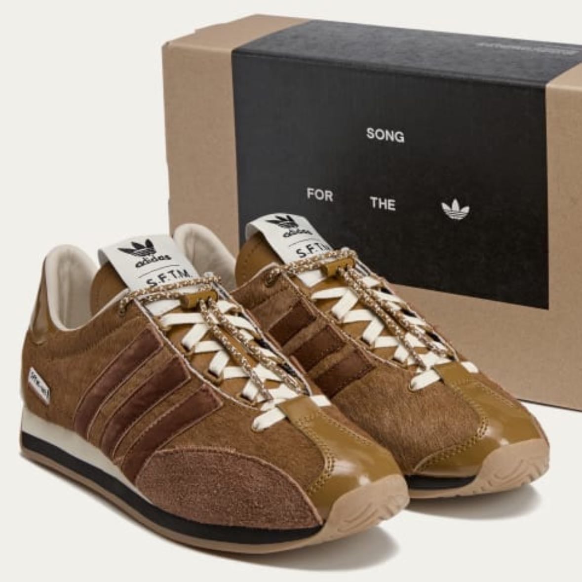 Adidas Country OG Bronze - $100.000