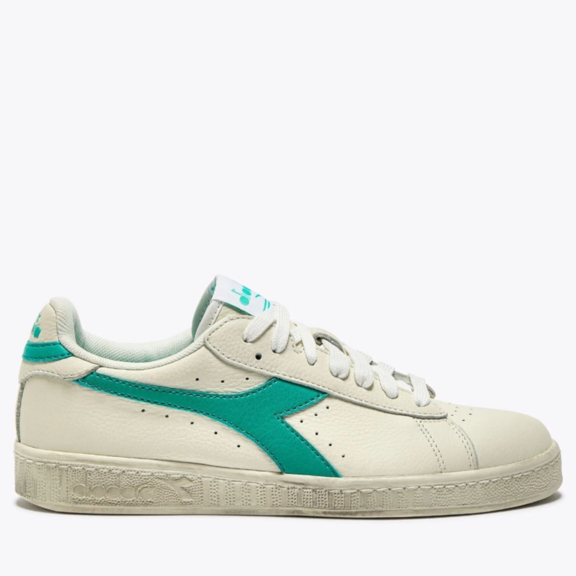 Diadora