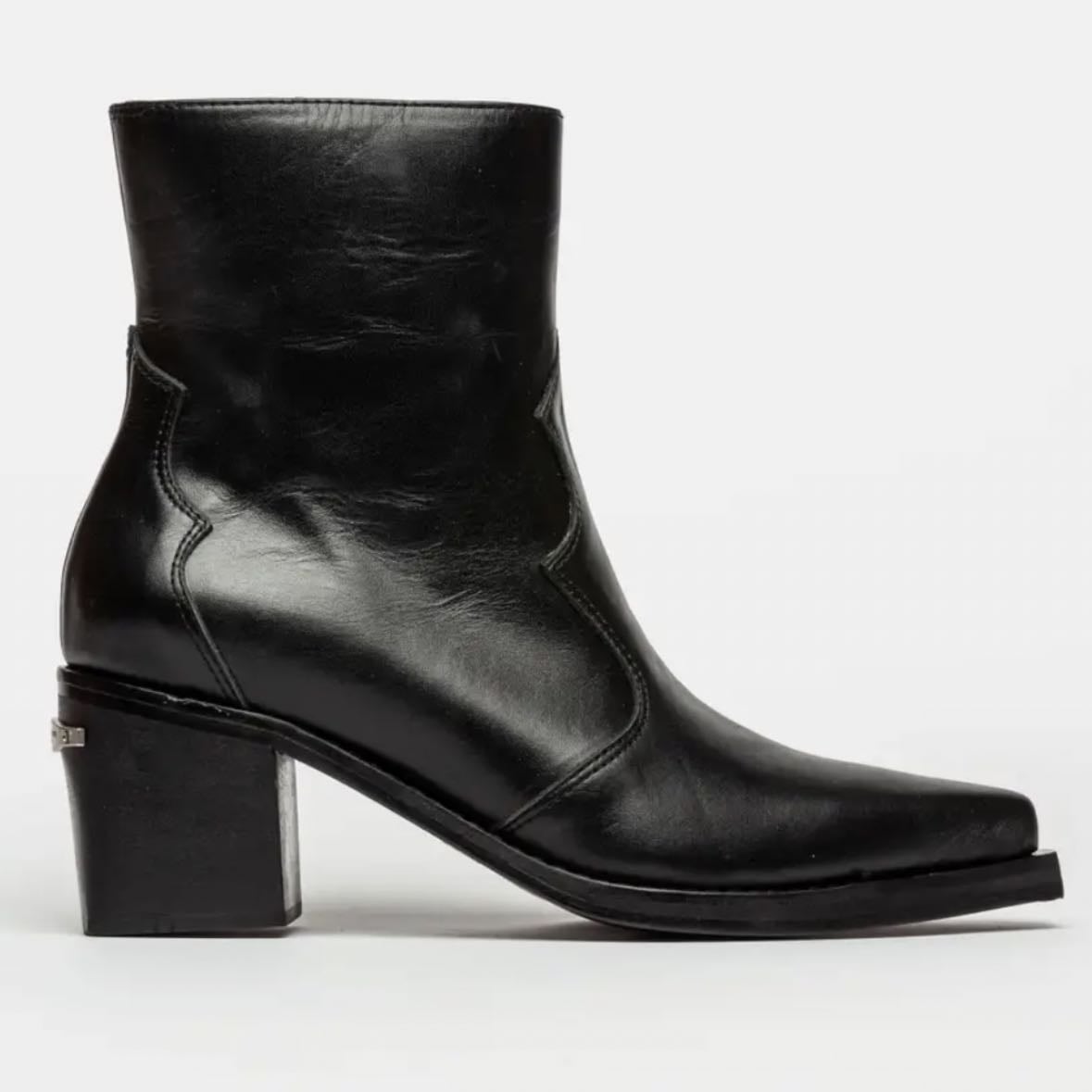 Prüne Bota Caña Media Jane en Cuero Liso - $169.990