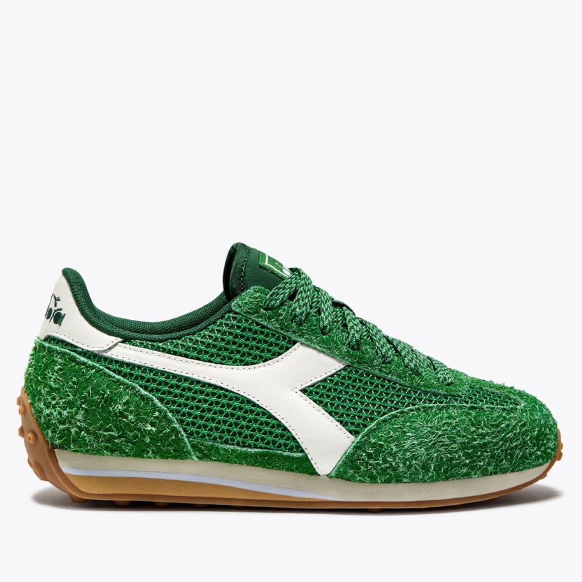 Diadora