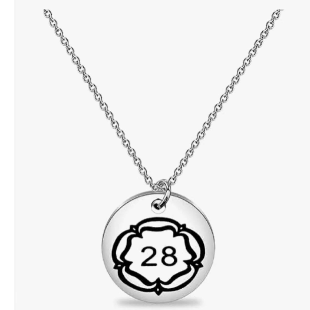 28 Necklace - Lou 🩷
