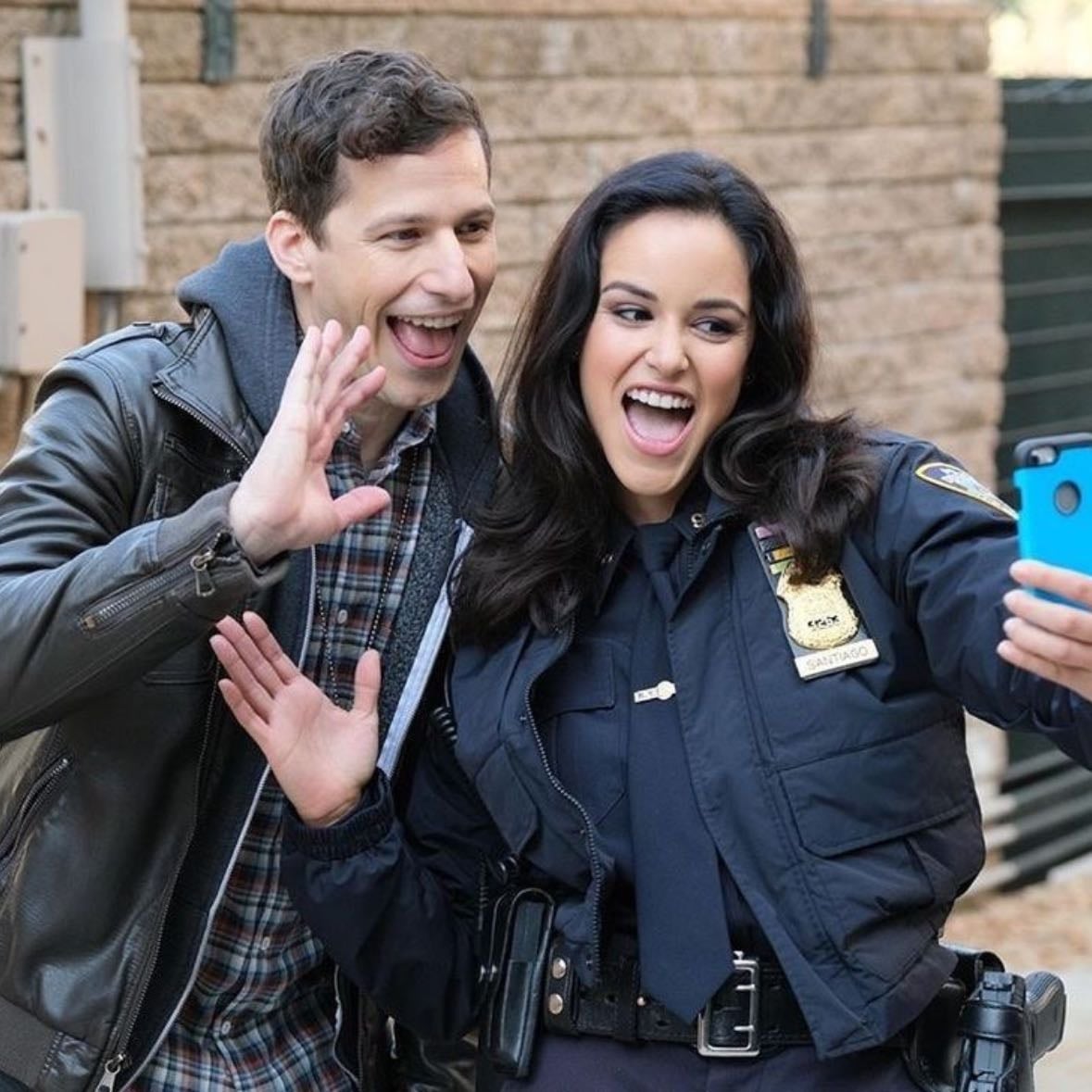 Brooklyn Nine-Nine - Michael Schur, Daniel J. Goor · 2013