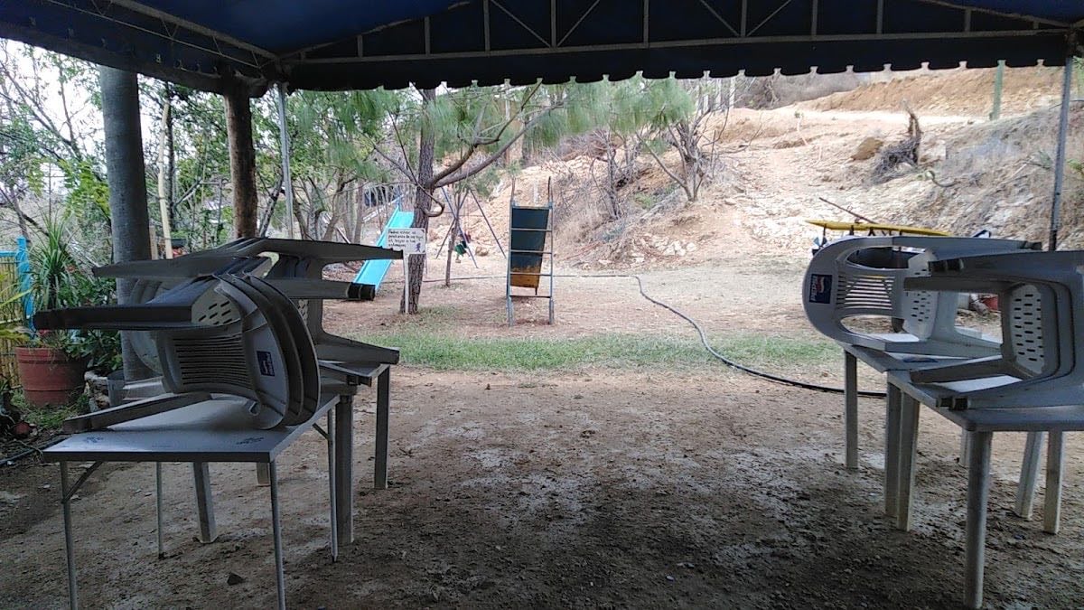 Restaurante Criadero de Mojarras Los Tres Encinos - mojarra a la talla + caldo de pescado + plátanos fritos