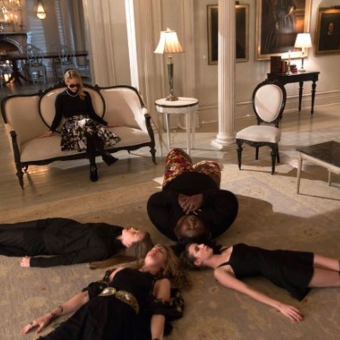 American Horror Story - Ryan Murphy, Brad Falchuk · 2011