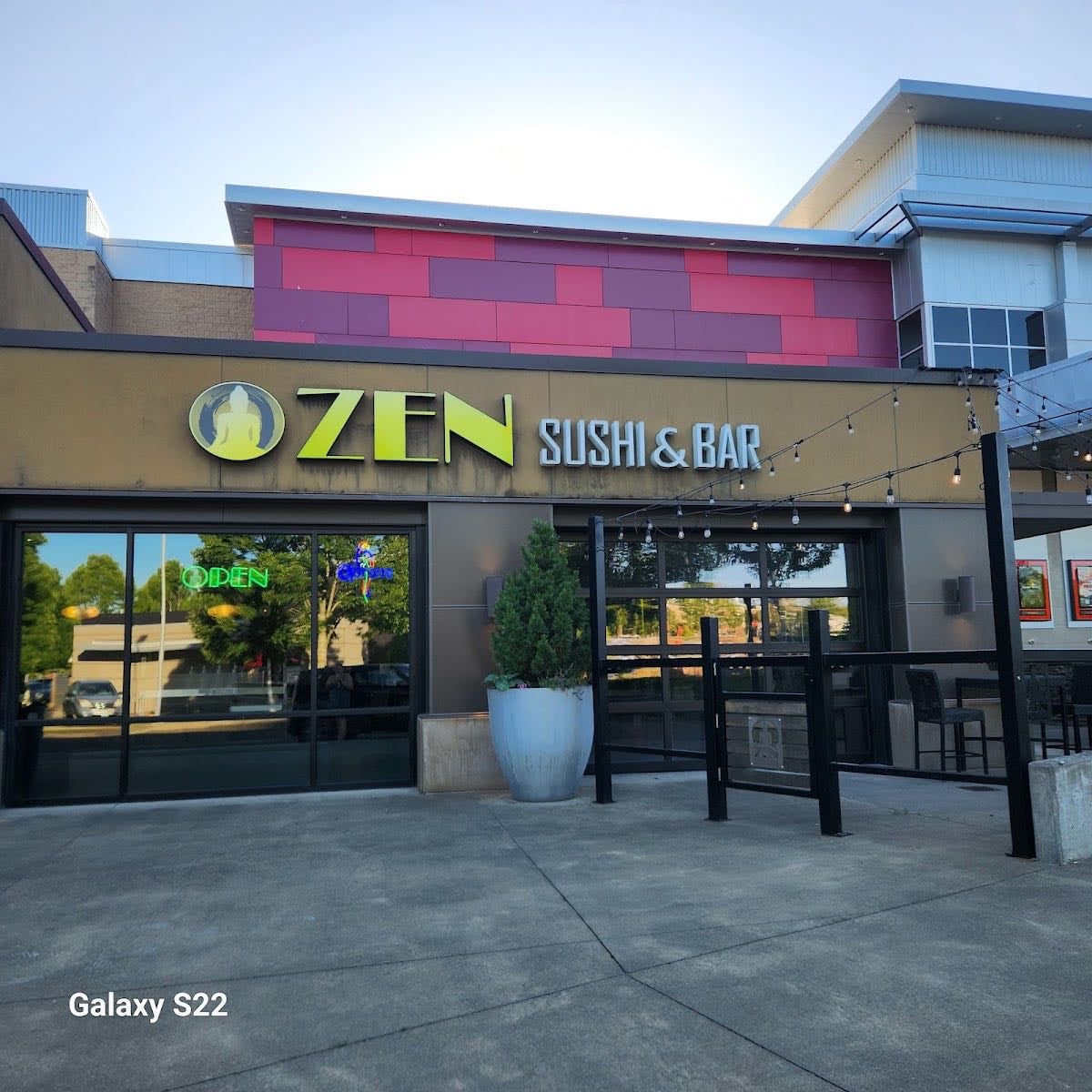 Zen Sushi & Bar - Ehhhh not great