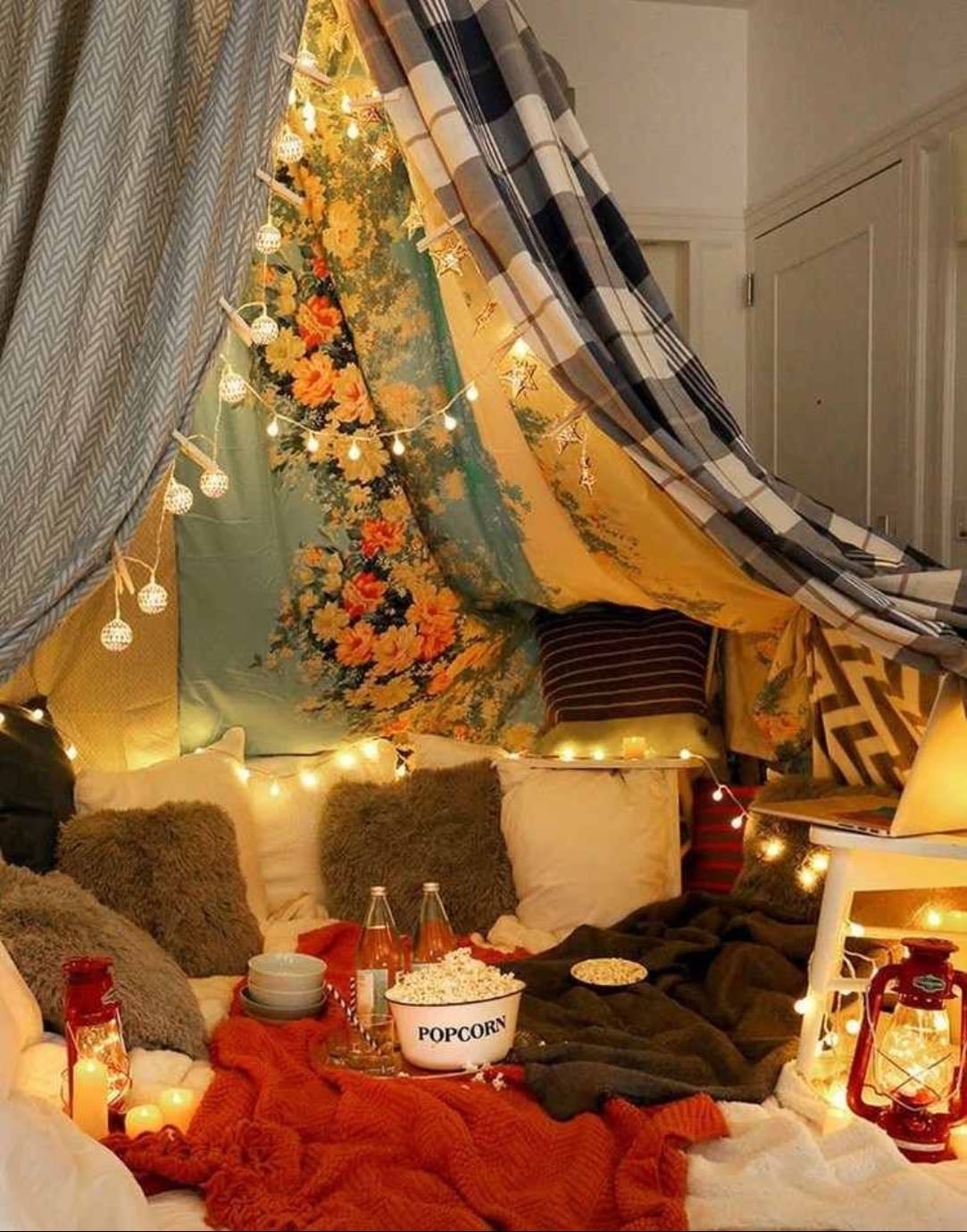 building blanket forts