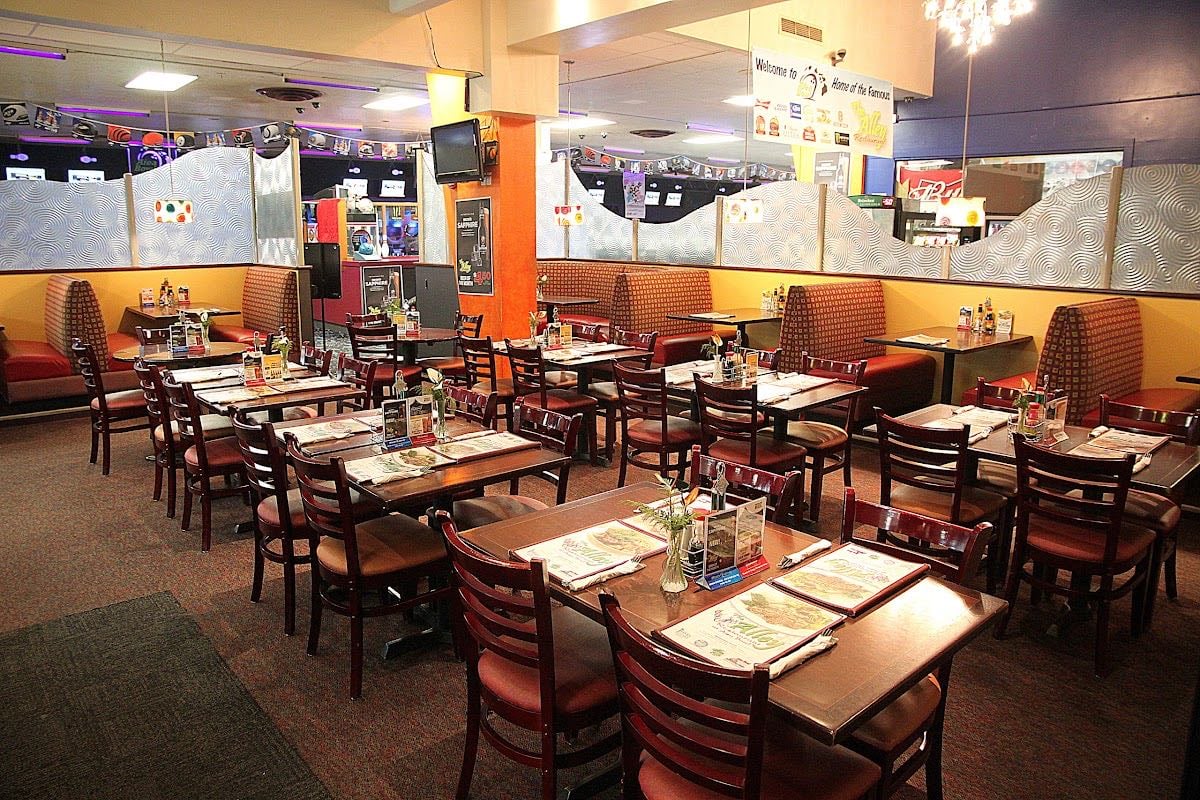 The Alley Restaurant at Aiea Bowl - My favorite chicken on the island!