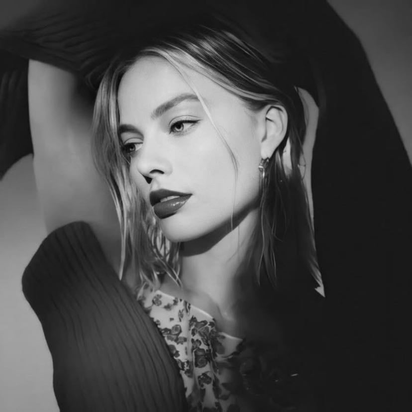 Margot Robbie.