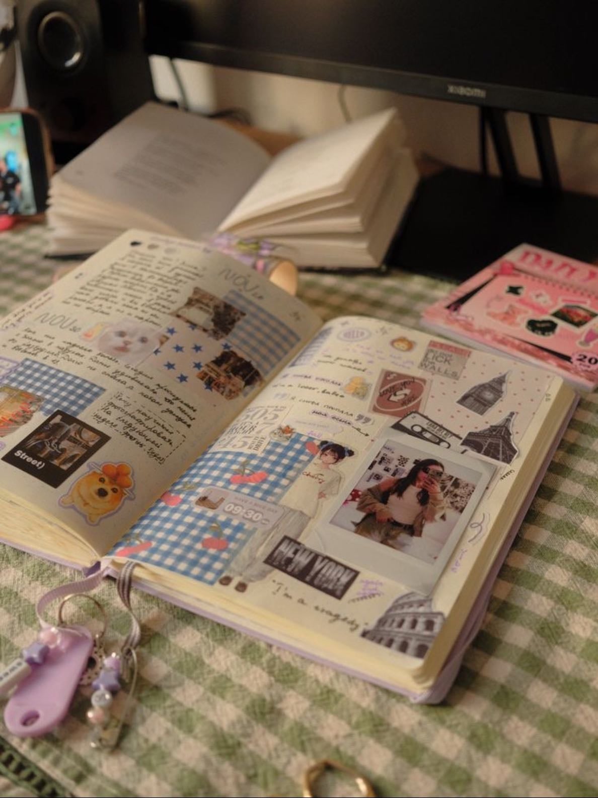 journal your thoughts & feelings - img: journalmarina