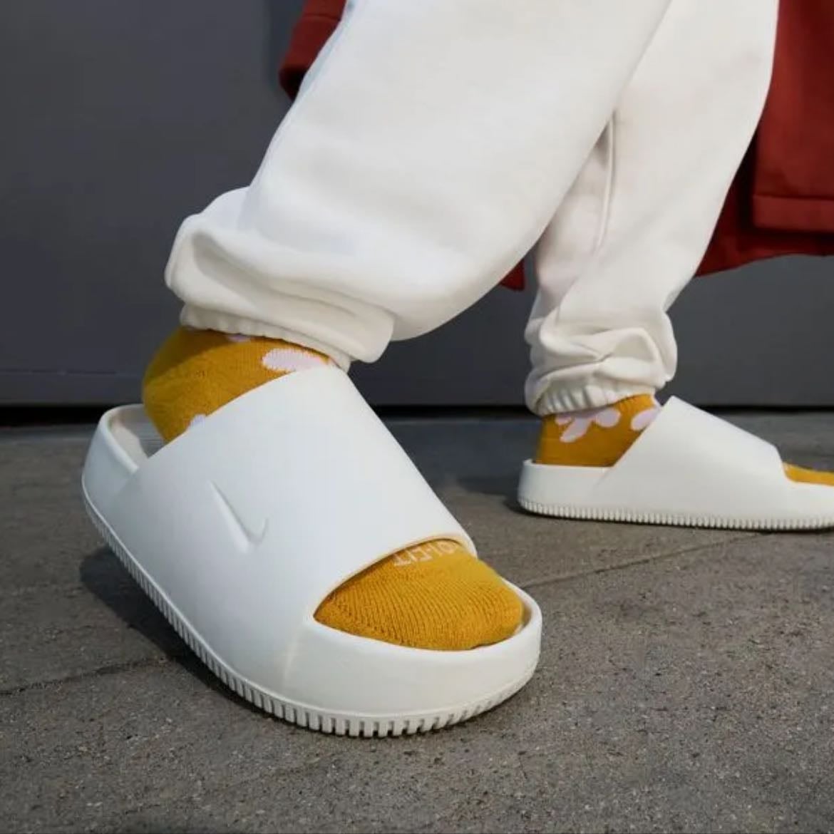 nike calm slides - white
