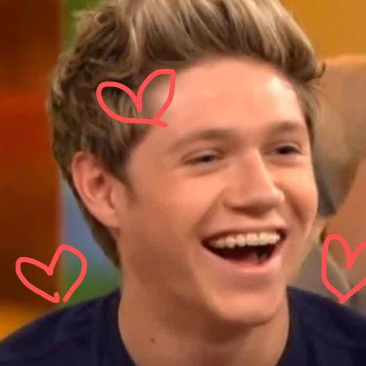Niall Horan~ - Don’t let the world change your smile,change the world with your smile