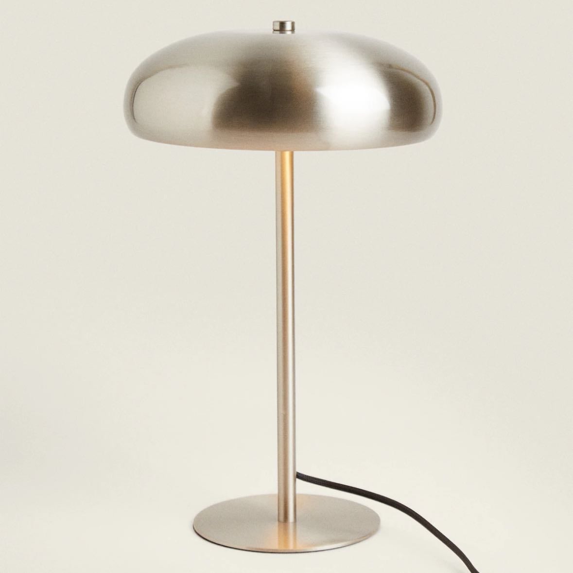 Large monochrome table lamp