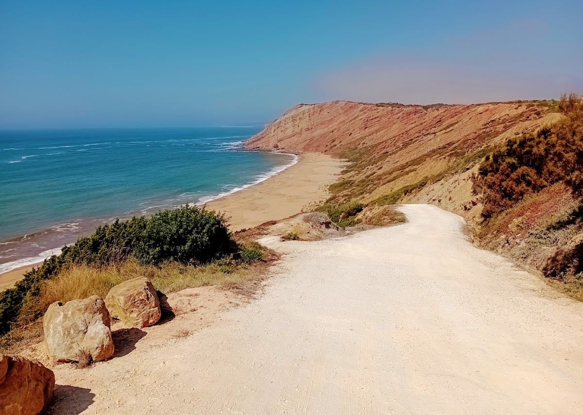 Praia da Gralha - Muy pocos turistas, acantilados y entorno virgen