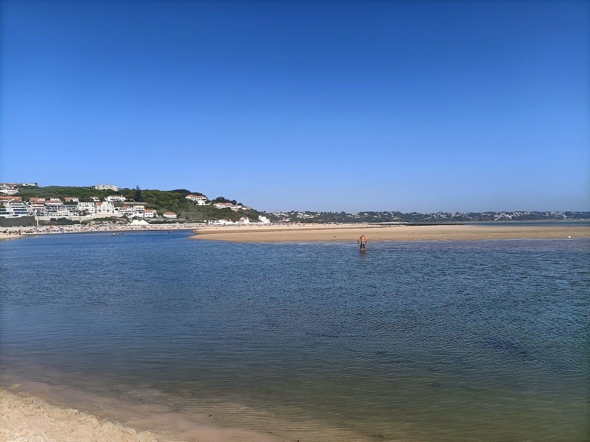 Praia da Foz do Arelho - Doble paisaje: océano bravo de un lado, laguna tranquila al otro.