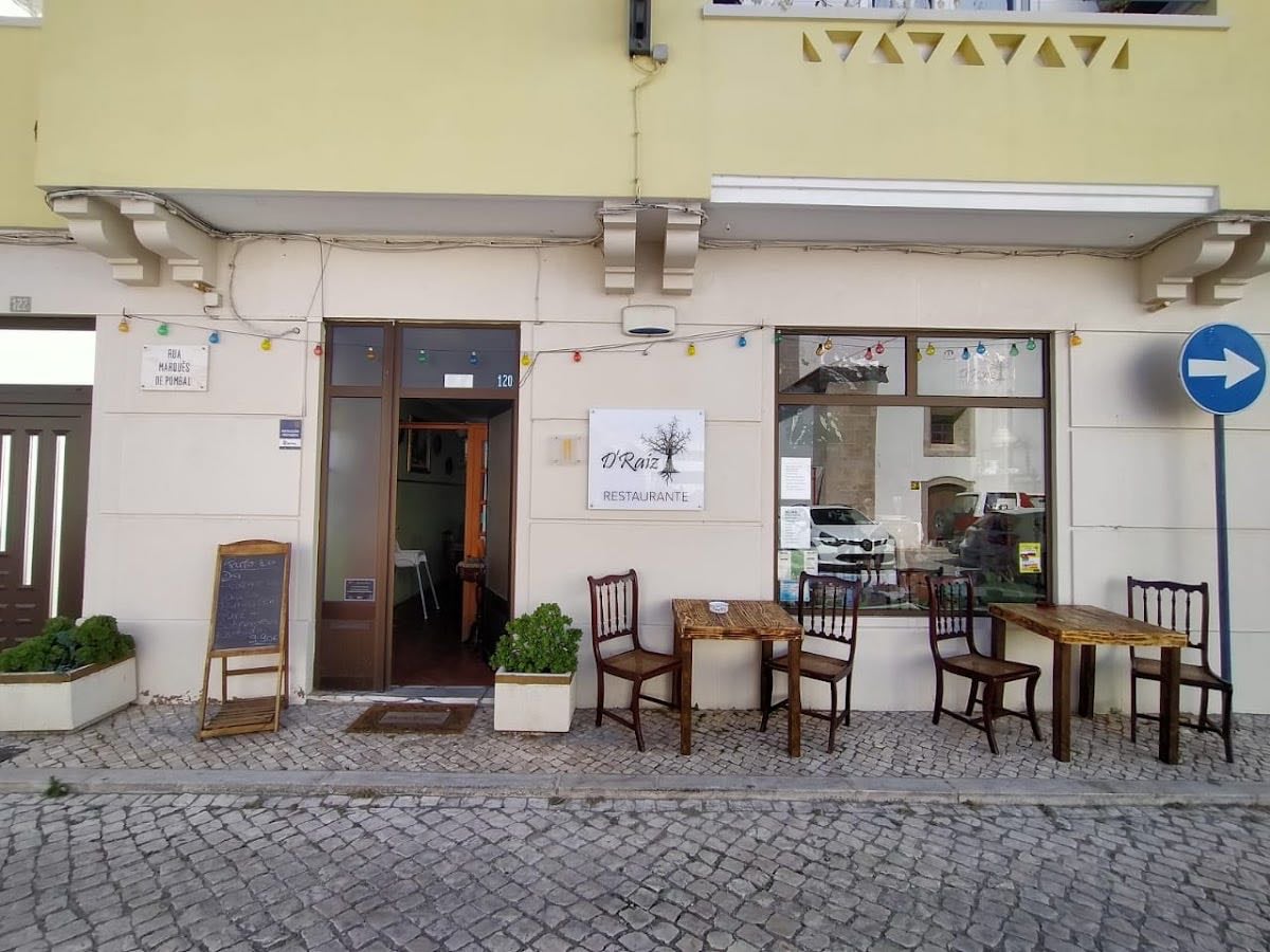 Restaurante D Raiz - 4.7 (€€) Ceviche, calamares, pulpo, atún, langostinos, tarta de lima