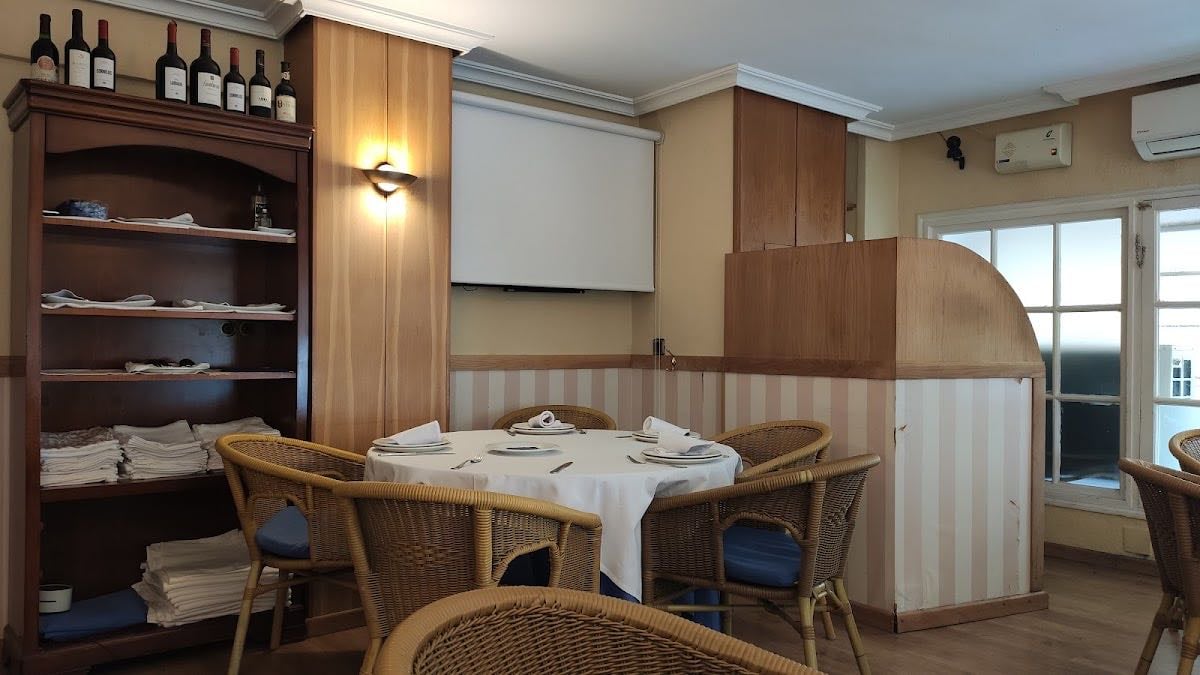 Larrauri - 4,4 (€€€) Huevos fritos con atun de almadraba y chuleton