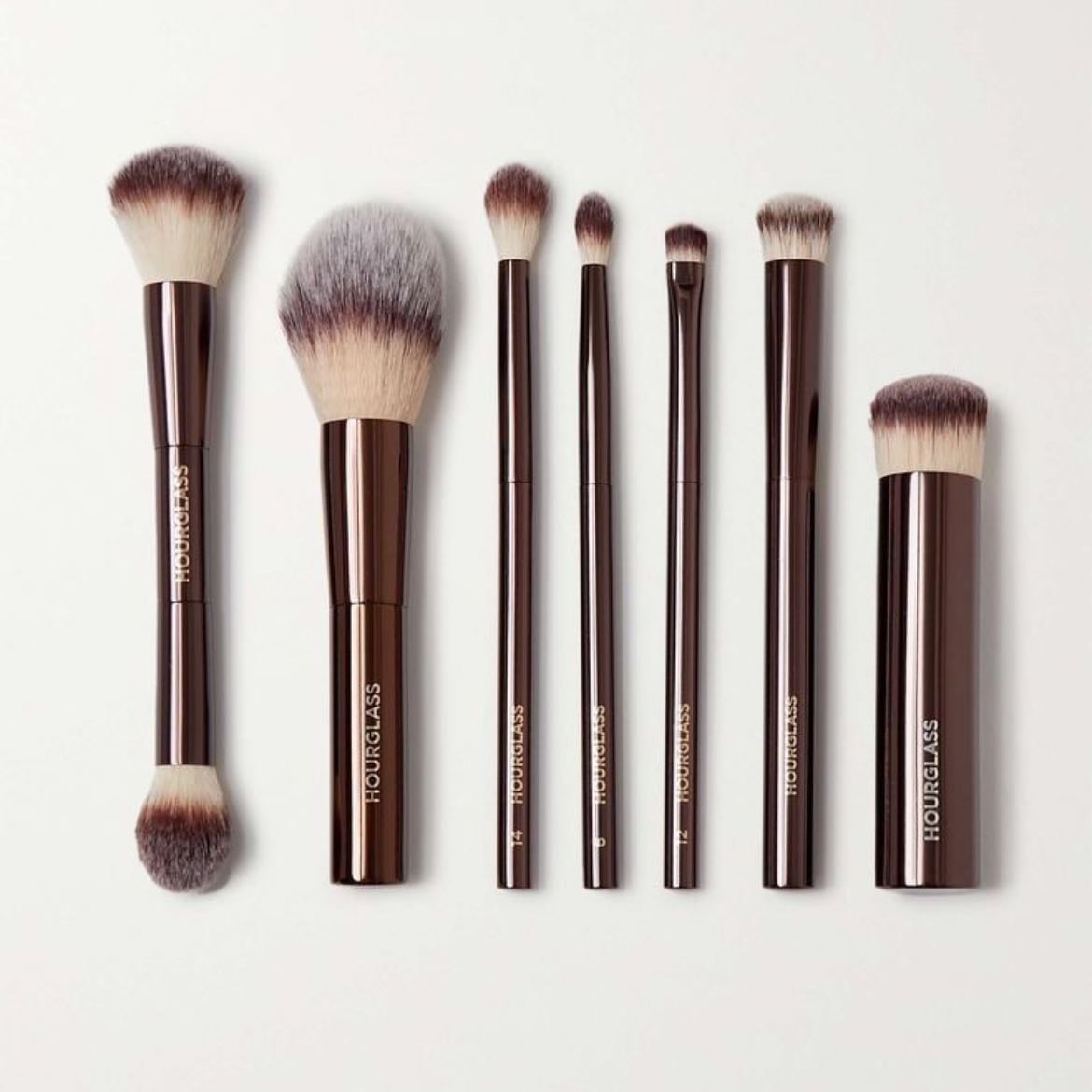 Hourglass brushes