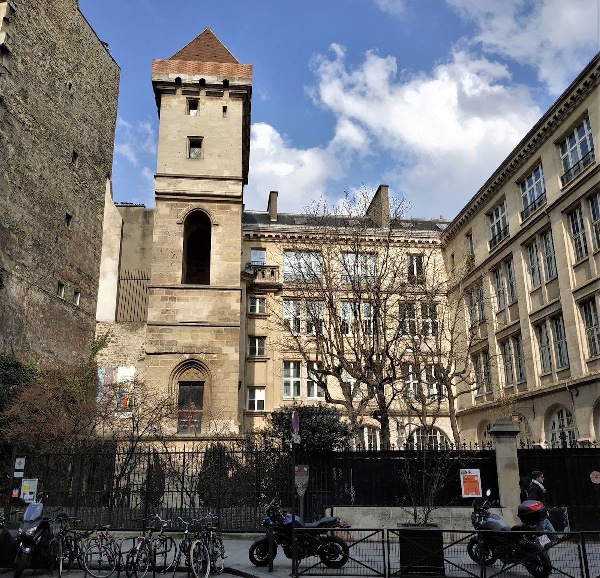 Tour Jean-sans-Peur - Nessy. Medieval tower