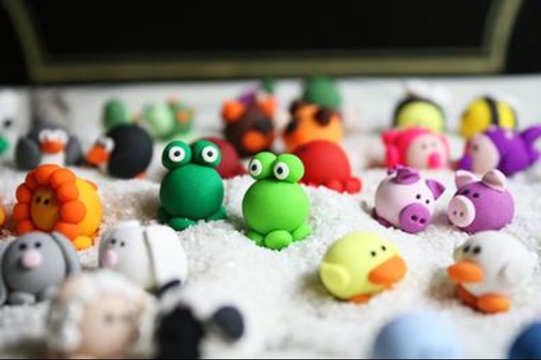 Clay making date - You can make little clay figures of each other!