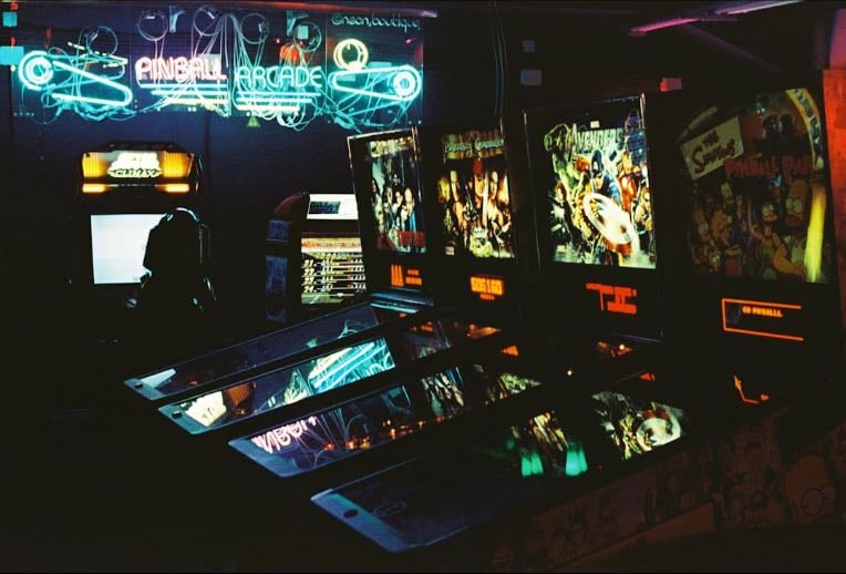 Arcade date
