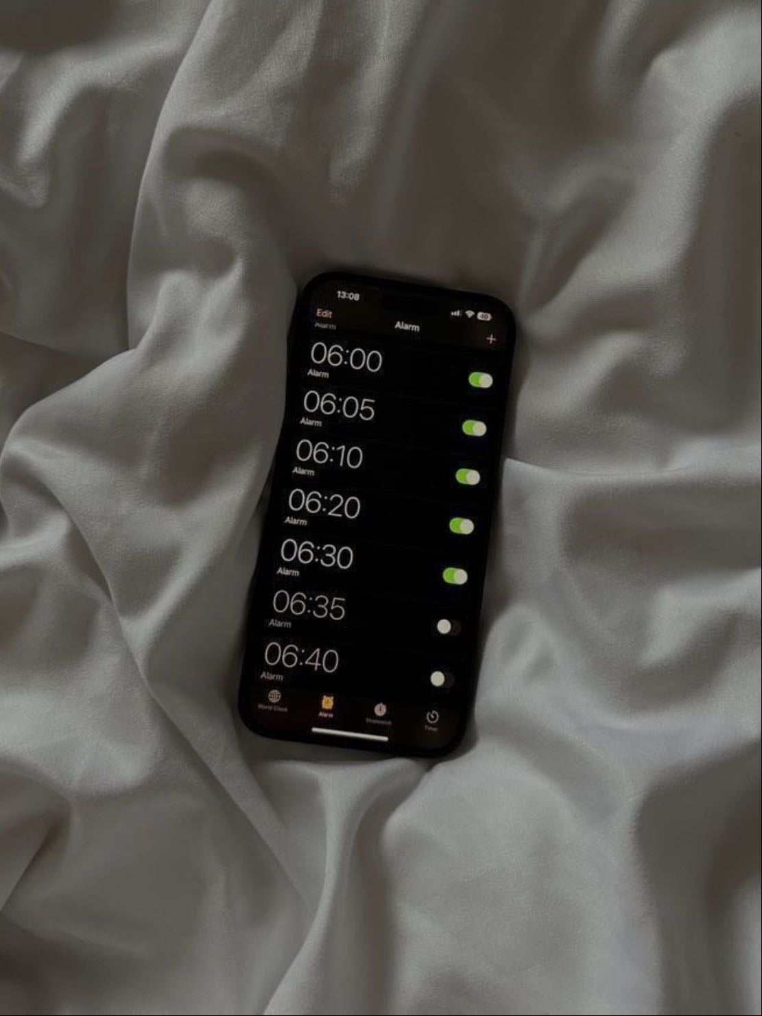 ⏰ Dejar sonar mi alarma 1 minuto para no volverme a dormirme. - 7:30AM - 7:31AM
