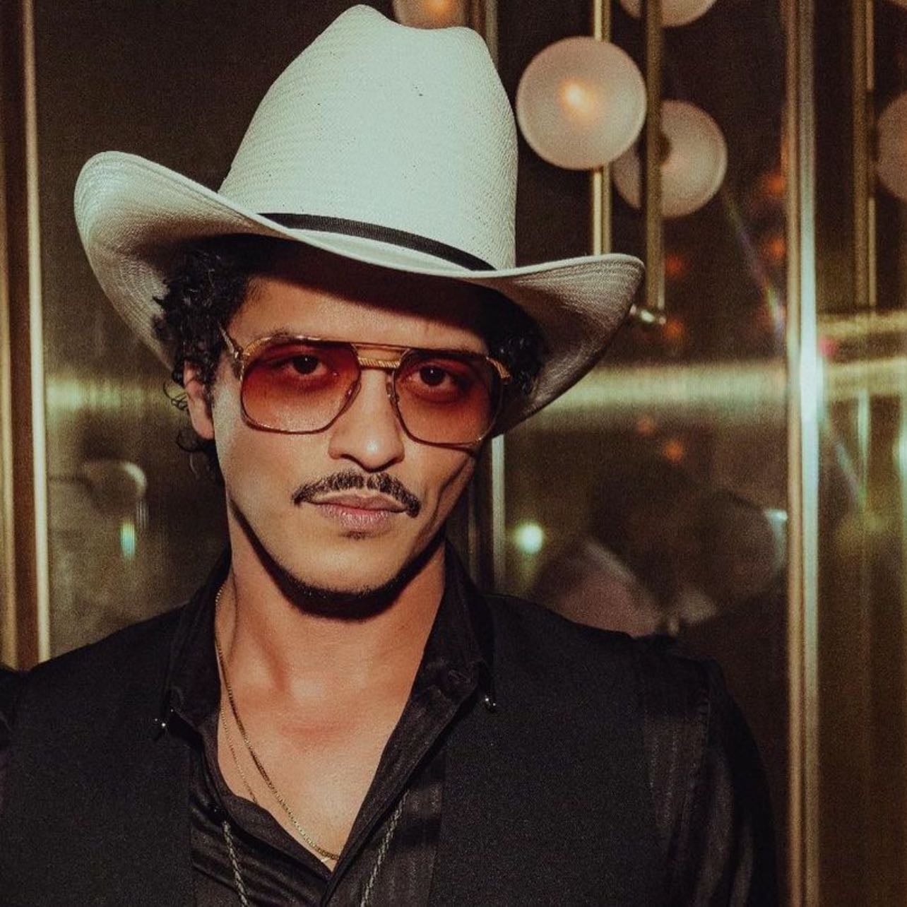 Bruno Mars - 2 Hot 10s