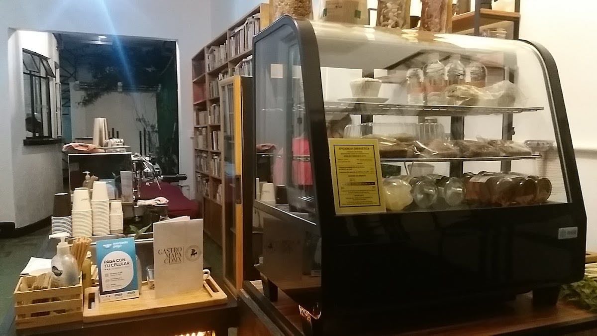 Bajo Sombra café