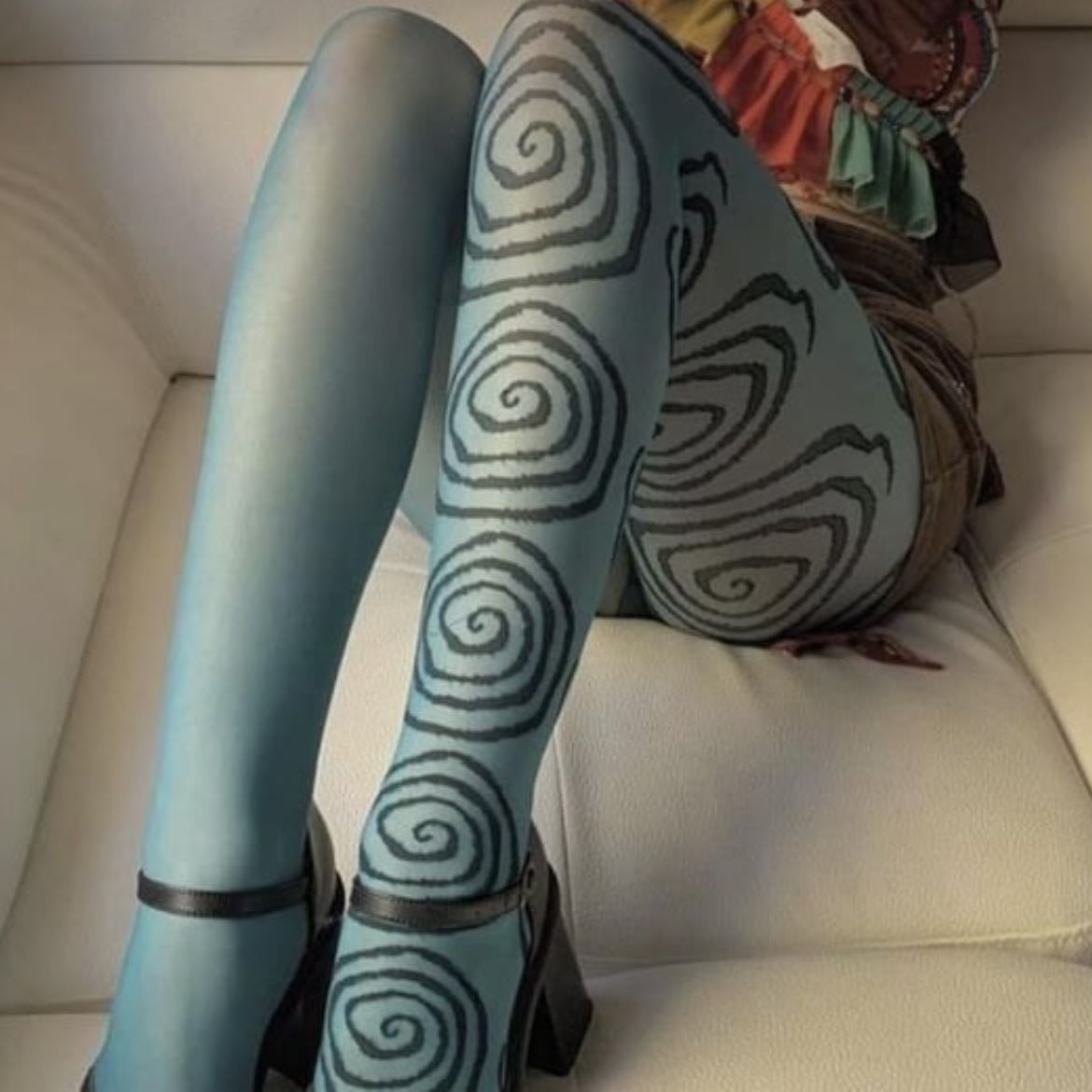 blue swirly tights