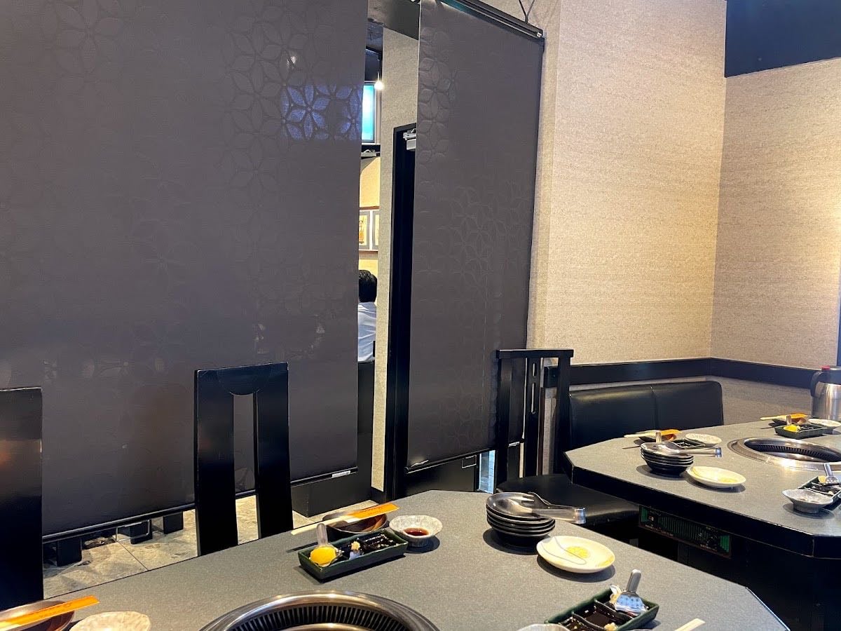 Moumoutei - two locations, try the wagyu mabushi