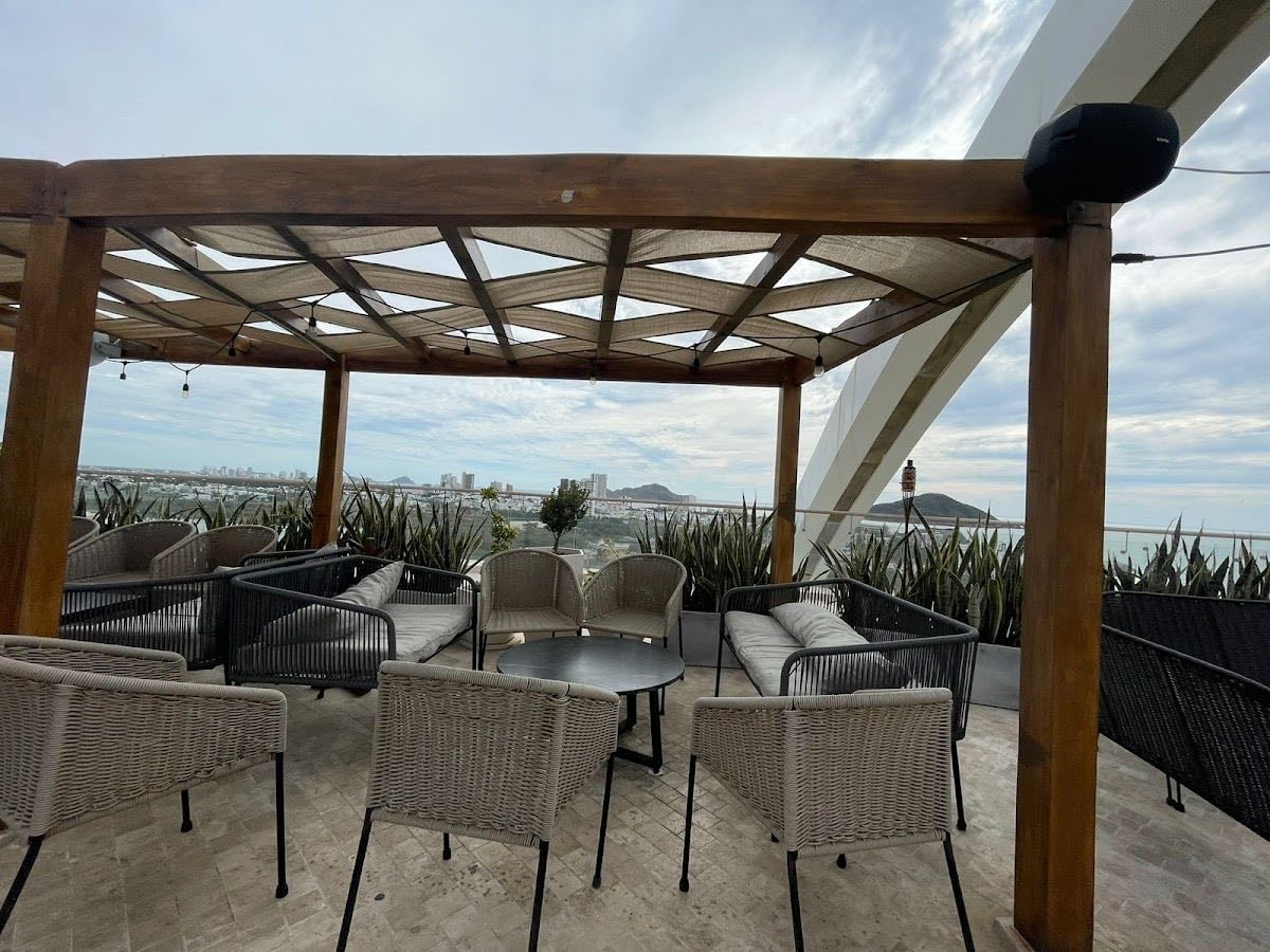 Acaxee Sky Tropic Lounge