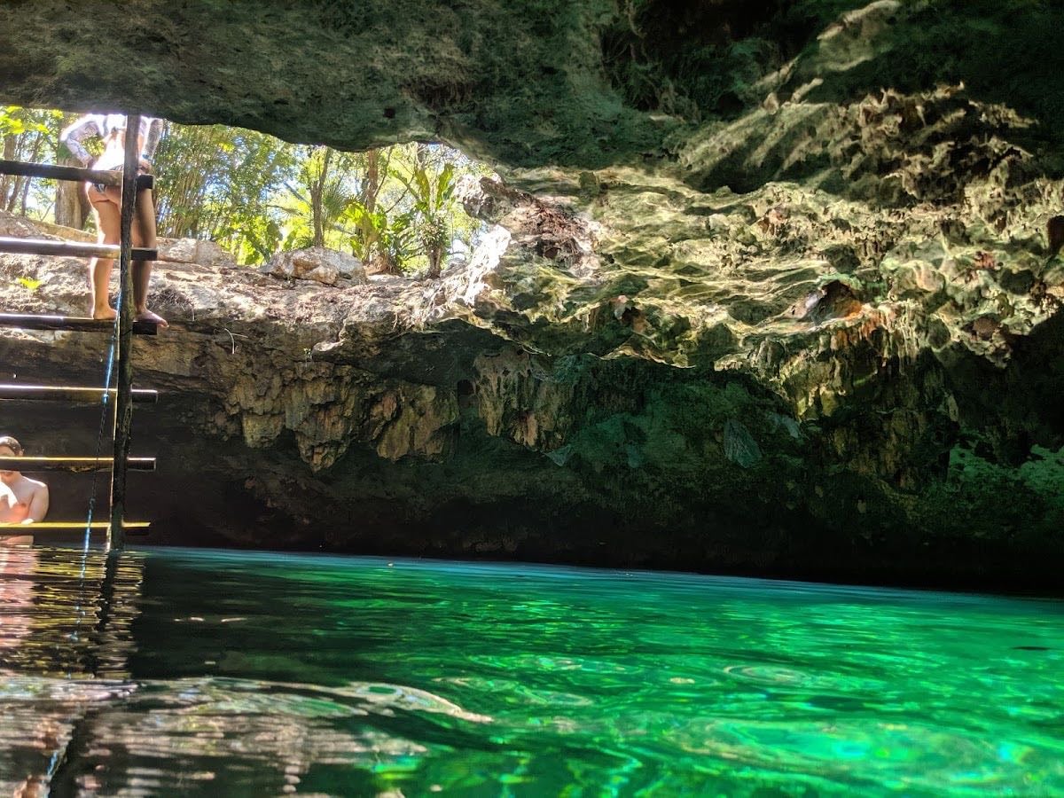Cenote Calavera