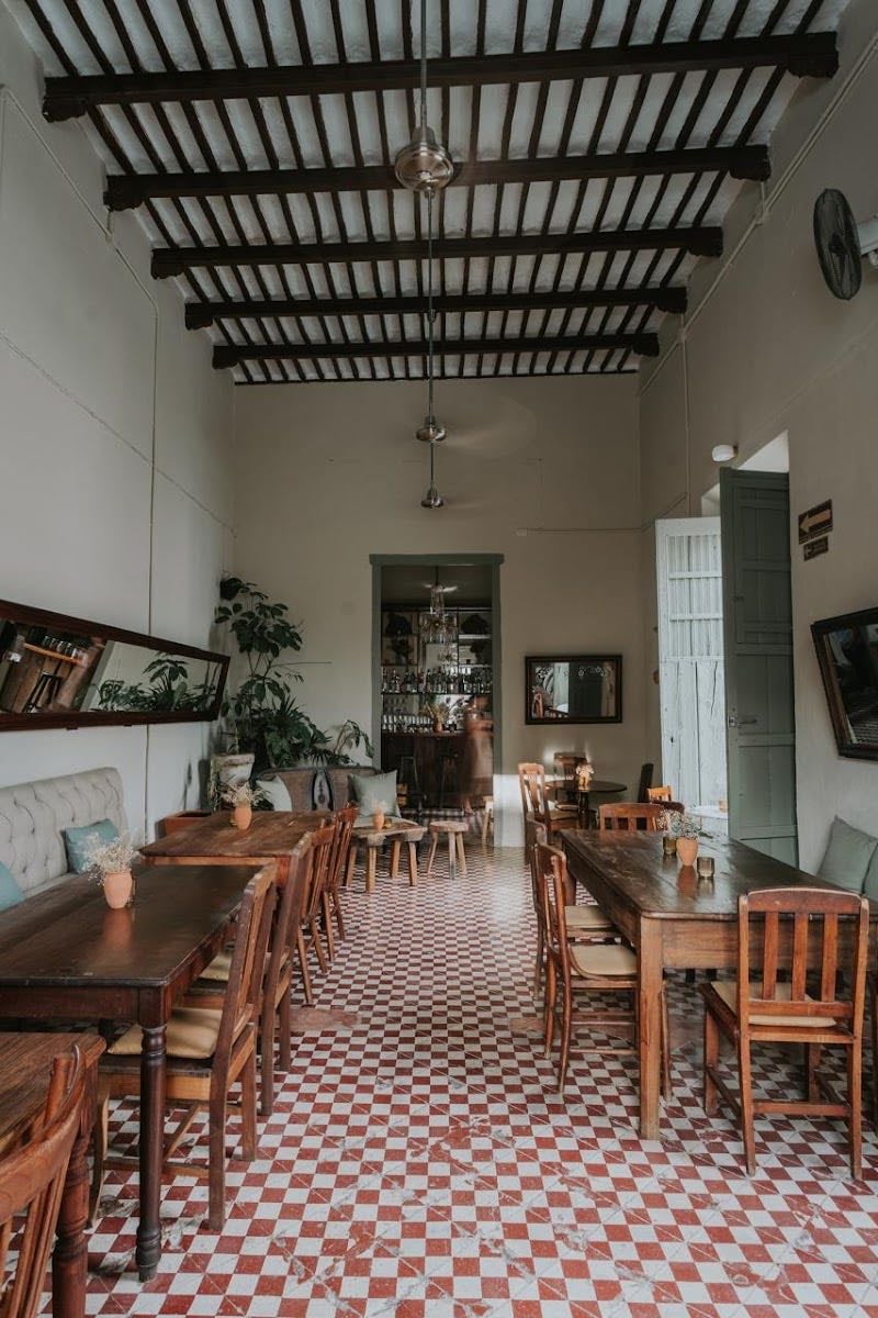 Cadadía Bar-Cafe